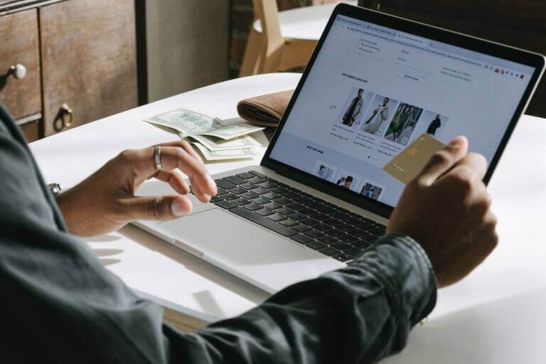 Działalność bez rejestracji w branży e-commerce – na czym polega?